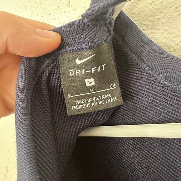 Nike dri fit pullover navy blue sweater open back - Picture 7 of 7